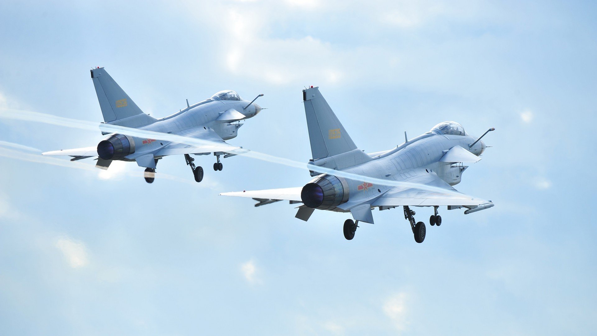 “美洲狮队在橄榄球冠军赛中的精彩表现吸引全球目光”